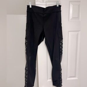 🍋LULU Black Leggings with Mesh Siding (Size 10)